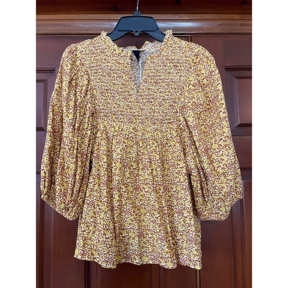 Universal Thread Tops - Universal thread smocked, front balloon sleeve BoHo floral print top extra small